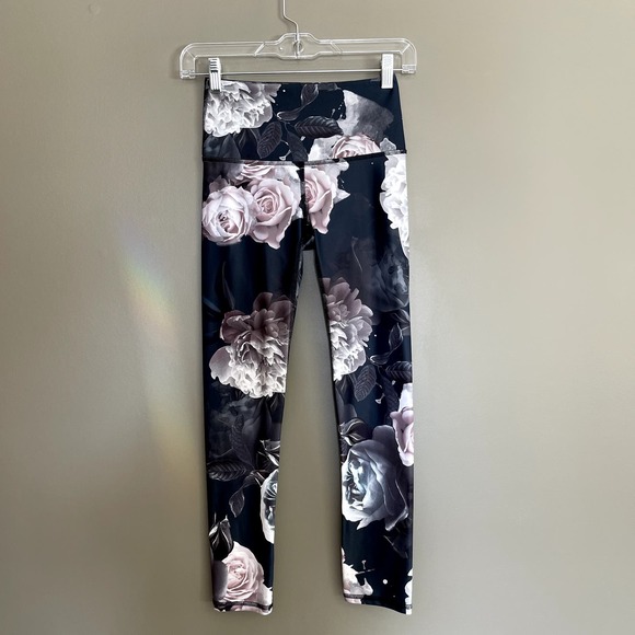 Noli Active Allure Floral Yoga Leggings Size XS Black Pink‎ Grey Rose Print - Picture 4 of 15